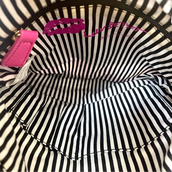 Betsey Johnson Floral Daisies Print Crossbody & Shoulder Bag - Picture 2 of 6